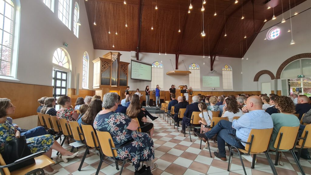 Hoeveel Mensen Mogen Een Kerkdienst Bezoeken Kerkdienst bezoeken - CGK Aalten